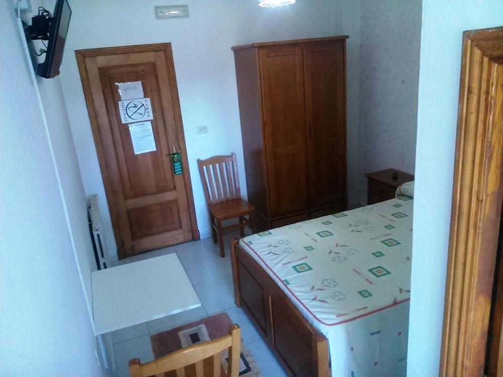 Hostal Sequeiros San Ciprián de Viñas Exteriér fotografie