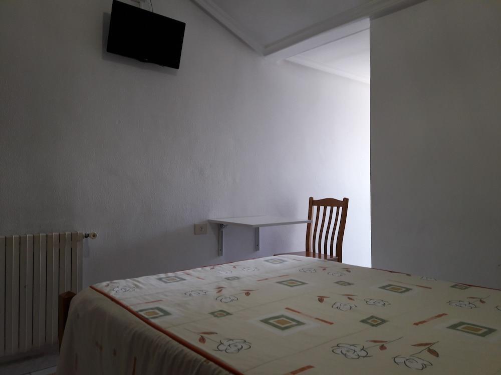 Hostal Sequeiros San Ciprián de Viñas Exteriér fotografie